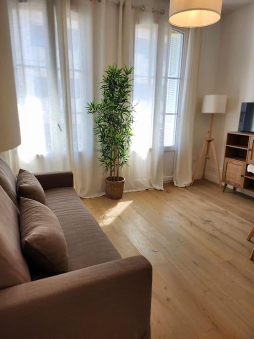 Fac St Jean D'angely Apartment Nice